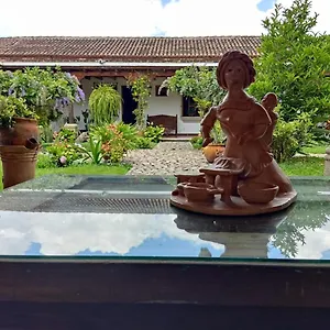 hostal-san-nicolas.guatemalaantiguahotels.com/